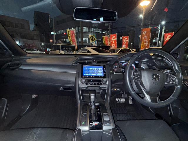 シビック ハッチバック　ホンダセンシング／ロッソモデロマフラー／ＢＬＴＺタワーバー／無限サイドミラー／レカロシート（運転席）／無限テールカバー／純正スポイラー／サブウーファー／ＢＬＴＺフロントスポイラー／アダプティブクルーズ（62枚目）