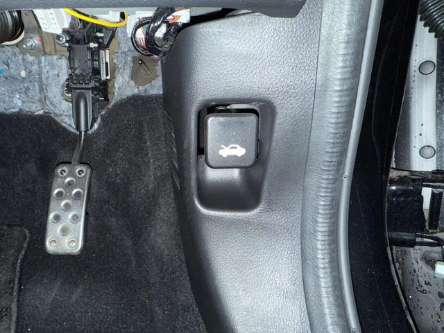 シビック ハッチバック　ホンダセンシング／ロッソモデロマフラー／ＢＬＴＺタワーバー／無限サイドミラー／レカロシート（運転席）／無限テールカバー／純正スポイラー／サブウーファー／ＢＬＴＺフロントスポイラー／アダプティブクルーズ（65枚目）