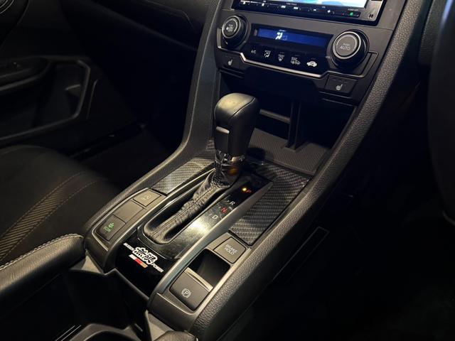 シビック ハッチバック　ホンダセンシング／ロッソモデロマフラー／ＢＬＴＺタワーバー／無限サイドミラー／レカロシート（運転席）／無限テールカバー／純正スポイラー／サブウーファー／ＢＬＴＺフロントスポイラー／アダプティブクルーズ（72枚目）