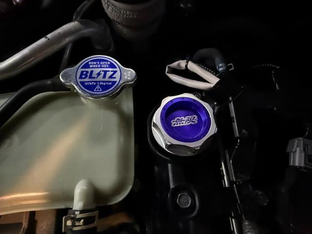 シビック ハッチバック　ホンダセンシング／ロッソモデロマフラー／ＢＬＴＺタワーバー／無限サイドミラー／レカロシート（運転席）／無限テールカバー／純正スポイラー／サブウーファー／ＢＬＴＺフロントスポイラー／アダプティブクルーズ（75枚目）