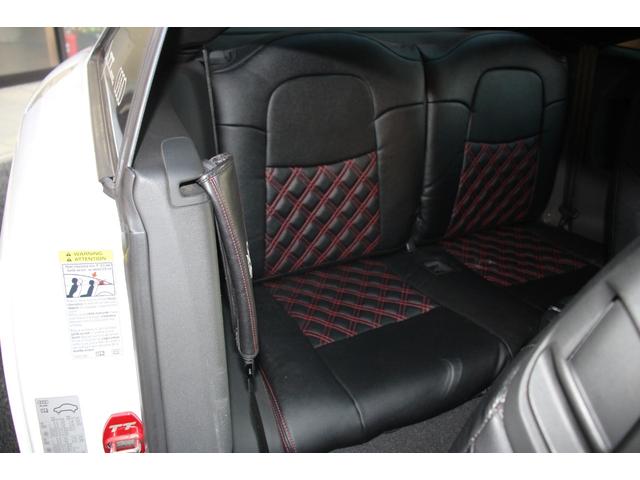 ＴＴクーペ ２．０ＴＦＳＩ　Ｓラインパッケージ／純正ナビ／Ｂｌｕｅｔｏｏｔｈオーディオ／フルセグ／Ｂカメラ／ＥＴＣ／電動格納ミラー／オートライト／バックフォグ／ＭＴモード／社外１９インチＡＷ（7枚目）