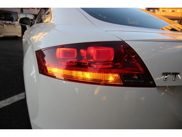 ＴＴクーペ ２．０ＴＦＳＩ　Ｓラインパッケージ／純正ナビ／Ｂｌｕｅｔｏｏｔｈオーディオ／フルセグ／Ｂカメラ／ＥＴＣ／電動格納ミラー／オートライト／バックフォグ／ＭＴモード／社外１９インチＡＷ（36枚目）