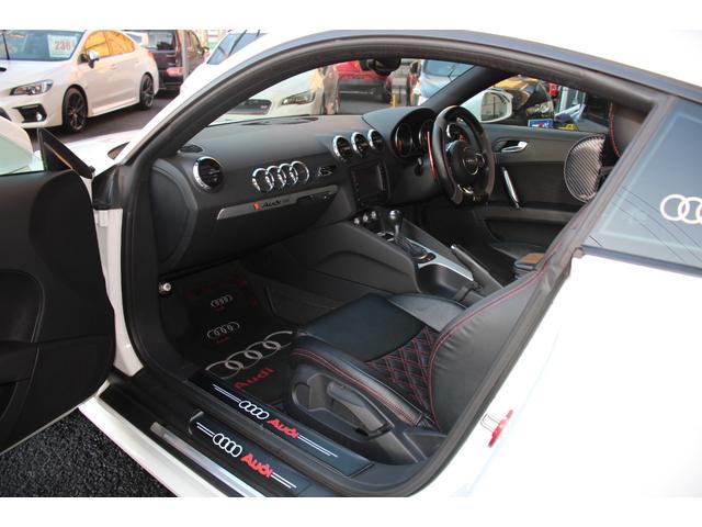 ＴＴクーペ ２．０ＴＦＳＩ　Ｓラインパッケージ／純正ナビ／Ｂｌｕｅｔｏｏｔｈオーディオ／フルセグ／Ｂカメラ／ＥＴＣ／電動格納ミラー／オートライト／バックフォグ／ＭＴモード／社外１９インチＡＷ（42枚目）