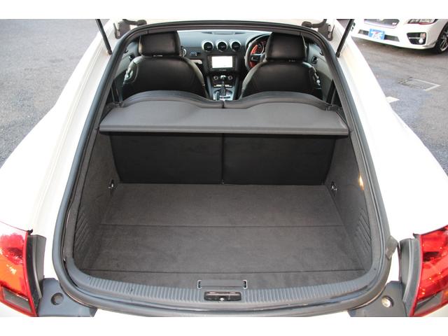 ＴＴクーペ ２．０ＴＦＳＩ　Ｓラインパッケージ／純正ナビ／Ｂｌｕｅｔｏｏｔｈオーディオ／フルセグ／Ｂカメラ／ＥＴＣ／電動格納ミラー／オートライト／バックフォグ／ＭＴモード／社外１９インチＡＷ（45枚目）