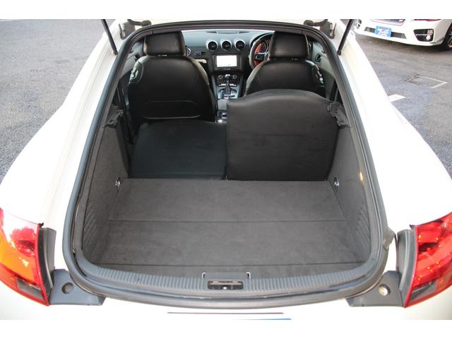 ＴＴクーペ ２．０ＴＦＳＩ　Ｓラインパッケージ／純正ナビ／Ｂｌｕｅｔｏｏｔｈオーディオ／フルセグ／Ｂカメラ／ＥＴＣ／電動格納ミラー／オートライト／バックフォグ／ＭＴモード／社外１９インチＡＷ（47枚目）