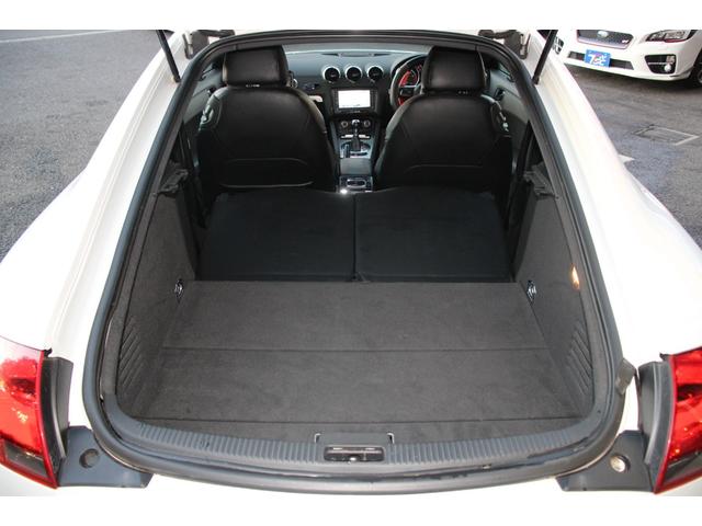 ＴＴクーペ ２．０ＴＦＳＩ　Ｓラインパッケージ／純正ナビ／Ｂｌｕｅｔｏｏｔｈオーディオ／フルセグ／Ｂカメラ／ＥＴＣ／電動格納ミラー／オートライト／バックフォグ／ＭＴモード／社外１９インチＡＷ（48枚目）