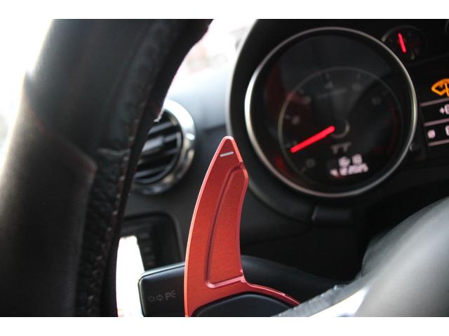 ＴＴクーペ ２．０ＴＦＳＩ　Ｓラインパッケージ／純正ナビ／Ｂｌｕｅｔｏｏｔｈオーディオ／フルセグ／Ｂカメラ／ＥＴＣ／電動格納ミラー／オートライト／バックフォグ／ＭＴモード／社外１９インチＡＷ（57枚目）