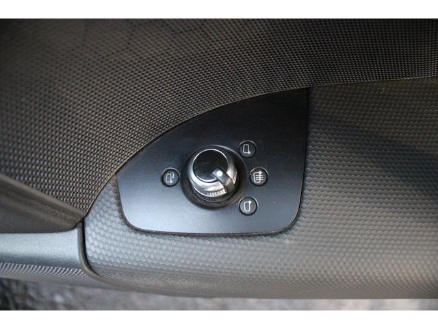 ＴＴクーペ ２．０ＴＦＳＩ　Ｓラインパッケージ／純正ナビ／Ｂｌｕｅｔｏｏｔｈオーディオ／フルセグ／Ｂカメラ／ＥＴＣ／電動格納ミラー／オートライト／バックフォグ／ＭＴモード／社外１９インチＡＷ（60枚目）