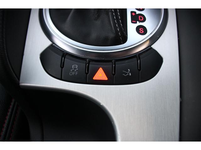 ＴＴクーペ ２．０ＴＦＳＩ　Ｓラインパッケージ／純正ナビ／Ｂｌｕｅｔｏｏｔｈオーディオ／フルセグ／Ｂカメラ／ＥＴＣ／電動格納ミラー／オートライト／バックフォグ／ＭＴモード／社外１９インチＡＷ（68枚目）