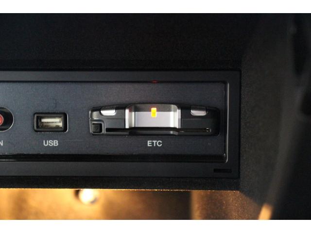 ＴＴクーペ ２．０ＴＦＳＩ　Ｓラインパッケージ／純正ナビ／Ｂｌｕｅｔｏｏｔｈオーディオ／フルセグ／Ｂカメラ／ＥＴＣ／電動格納ミラー／オートライト／バックフォグ／ＭＴモード／社外１９インチＡＷ（72枚目）