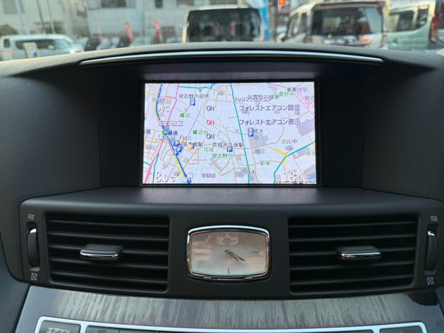 シーマ ハイブリッド　ＶＩＰ　Ｇ　ガラスサンルーフ／ヘッドレスト収納型後席モニター／本革シート／パワーシート／シートヒーター＆シートエアコン／オットマン／レーダークルーズ／衝突軽減ブレーキ／レーンキープ／純正ＨＤＤ８インチナビ／ＥＴＣ（21枚目）