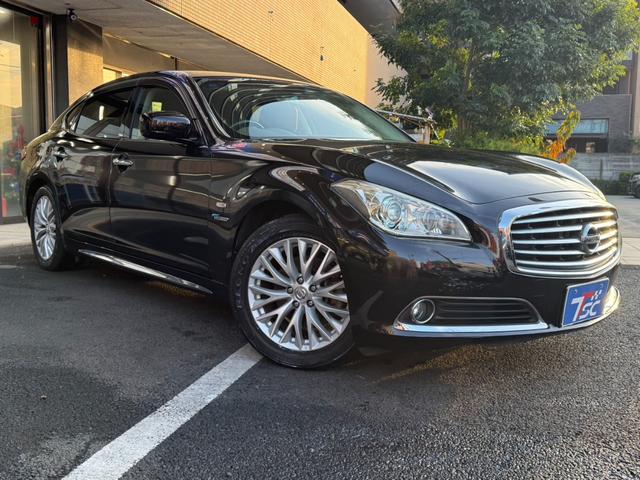 シーマ ハイブリッド　ＶＩＰ　Ｇ　ガラスサンルーフ／ヘッドレスト収納型後席モニター／本革シート／パワーシート／シートヒーター＆シートエアコン／オットマン／レーダークルーズ／衝突軽減ブレーキ／レーンキープ／純正ＨＤＤ８インチナビ／ＥＴＣ（25枚目）