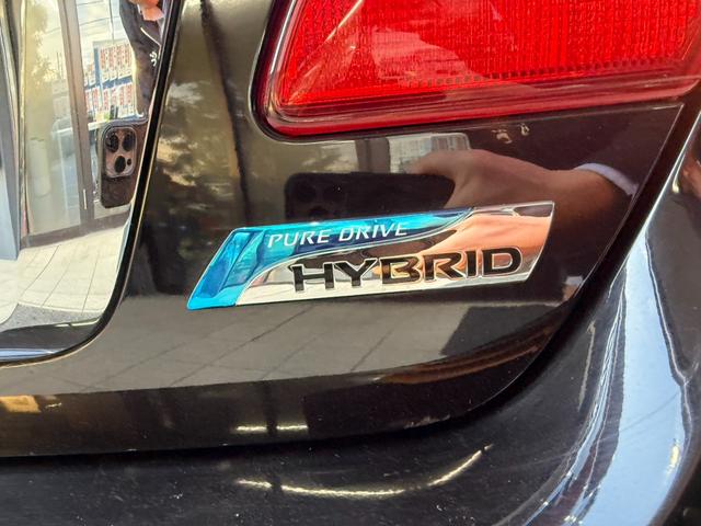 シーマ ハイブリッド　ＶＩＰ　Ｇ　ガラスサンルーフ／ヘッドレスト収納型後席モニター／本革シート／パワーシート／シートヒーター＆シートエアコン／オットマン／レーダークルーズ／衝突軽減ブレーキ／レーンキープ／純正ＨＤＤ８インチナビ／ＥＴＣ（42枚目）