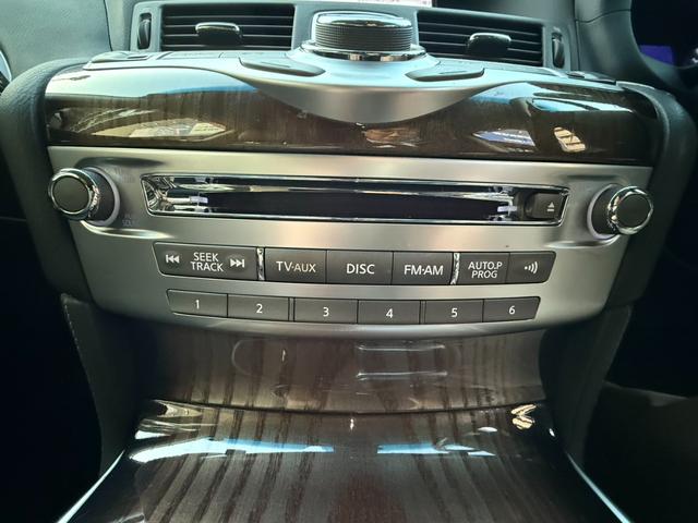 シーマ ハイブリッド　ＶＩＰ　Ｇ　ガラスサンルーフ／ヘッドレスト収納型後席モニター／本革シート／パワーシート／シートヒーター＆シートエアコン／オットマン／レーダークルーズ／衝突軽減ブレーキ／レーンキープ／純正ＨＤＤ８インチナビ／ＥＴＣ（60枚目）