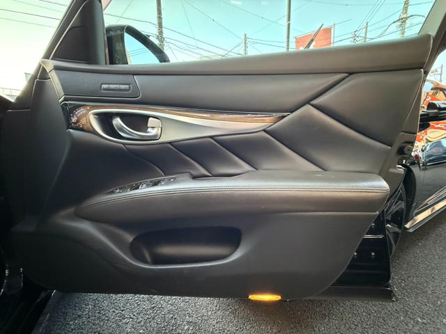 シーマ ハイブリッド　ＶＩＰ　Ｇ　ガラスサンルーフ／ヘッドレスト収納型後席モニター／本革シート／パワーシート／シートヒーター＆シートエアコン／オットマン／レーダークルーズ／衝突軽減ブレーキ／レーンキープ／純正ＨＤＤ８インチナビ／ＥＴＣ（65枚目）