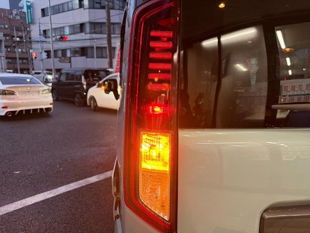 スペーシアギア ハイブリッドＸＺ　ターボ　禁煙車／全方位カメラ／セーフティサポート／スズキコネクト／２トーン／両側電動スライドドア／ステアリングヒーター／ＬＥＤヘッドライト／ヘッドアップディスプレイ／シートヒーター／プッシュスタート／ＥＴＣ／（30枚目）