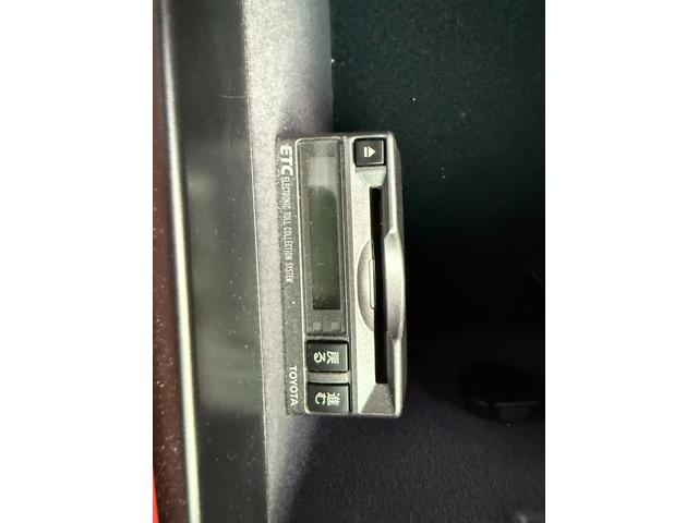 ソアラ ４３０ＳＣＶ　ノーブルカラーエディション　ノーブルカラーエディション／赤革レザーシート／マークレビンソンスピーカー／禁煙／ＴＲＤ１９インチアルミホイール／オートクルーズコントロール／電動シート／ＨＩＤヘッドライト／フロントフォグランプ／ＥＴＣ（71枚目）