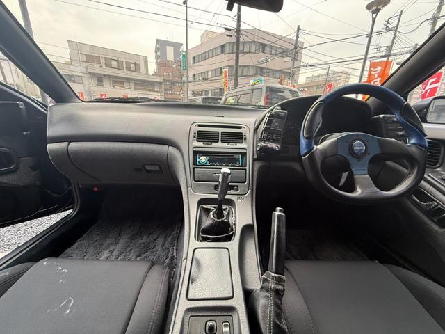 フェアレディＺ ３００ＺＸツインターボ　Ｔバールーフ／５ＭＴ／エアロ／ニスモメーター／ＭＯＭＯステアリング／社外マフラー／社外１８インチＡＷ／ＥＴＣ／（6枚目）