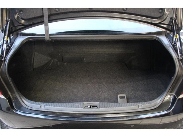 クラウンハイブリッド アスリートＳ　サンルーフ／純正ナビ／フルセグ／プリクラッシュセーフティ／レーダークルーズコントロール／バックカメラ／バックソナー／シートヒーター／電動サンシェード／純正１８インチＡＷ／ＨＩＤヘッドライト／ＥＴＣ／（11枚目）