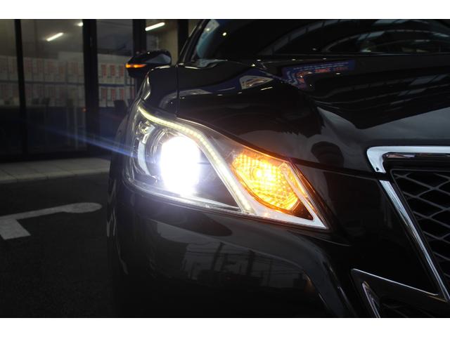 クラウンハイブリッド アスリートＳ　サンルーフ／純正ナビ／フルセグ／プリクラッシュセーフティ／レーダークルーズコントロール／バックカメラ／バックソナー／シートヒーター／電動サンシェード／純正１８インチＡＷ／ＨＩＤヘッドライト／ＥＴＣ／（25枚目）