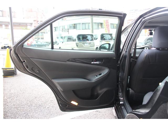 クラウンハイブリッド アスリートＳ　サンルーフ／純正ナビ／フルセグ／プリクラッシュセーフティ／レーダークルーズコントロール／バックカメラ／バックソナー／シートヒーター／電動サンシェード／純正１８インチＡＷ／ＨＩＤヘッドライト／ＥＴＣ／（37枚目）