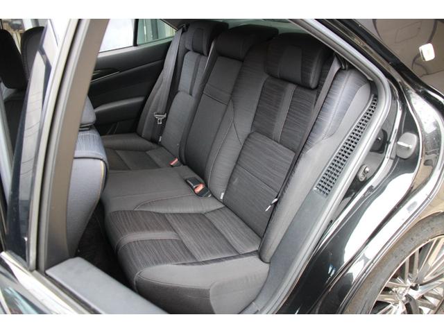 クラウンハイブリッド アスリートＳ　サンルーフ／純正ナビ／フルセグ／プリクラッシュセーフティ／レーダークルーズコントロール／バックカメラ／バックソナー／シートヒーター／電動サンシェード／純正１８インチＡＷ／ＨＩＤヘッドライト／ＥＴＣ／（43枚目）