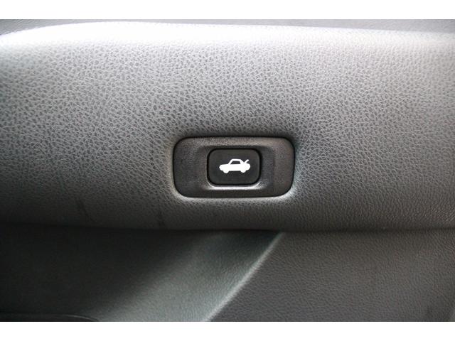 クラウンハイブリッド アスリートＳ　サンルーフ／純正ナビ／フルセグ／プリクラッシュセーフティ／レーダークルーズコントロール／バックカメラ／バックソナー／シートヒーター／電動サンシェード／純正１８インチＡＷ／ＨＩＤヘッドライト／ＥＴＣ／（58枚目）