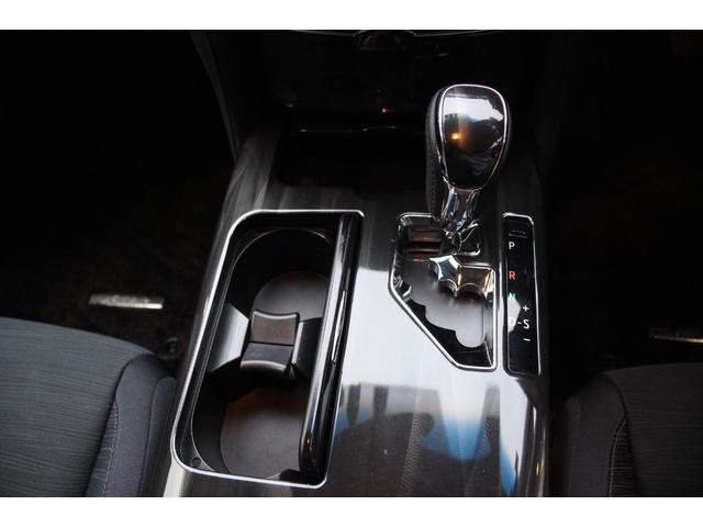 クラウンハイブリッド アスリートＳ　サンルーフ／純正ナビ／フルセグ／プリクラッシュセーフティ／レーダークルーズコントロール／バックカメラ／バックソナー／シートヒーター／電動サンシェード／純正１８インチＡＷ／ＨＩＤヘッドライト／ＥＴＣ／（67枚目）