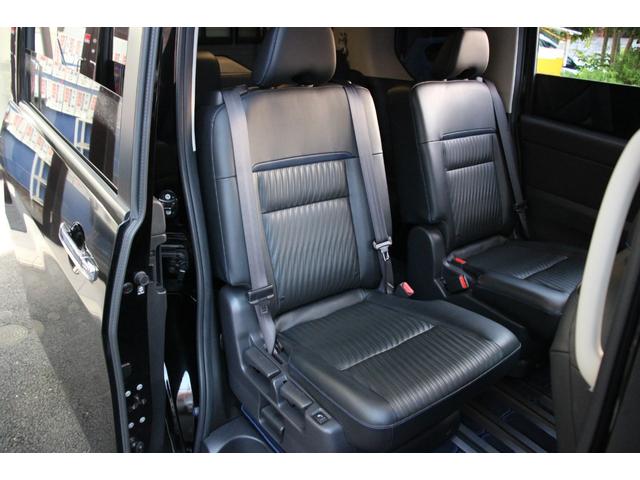 セレナ オーテック　３列シート／禁煙車／プロパイロット／アラウンドビューモニター／両側電動スライドドア／ステアリングヒーター／前後シートヒーター／インテリジェントルームミラー／ＭＴモード付／衝突軽減ブレーキ／ＬＥＤライト（8枚目）