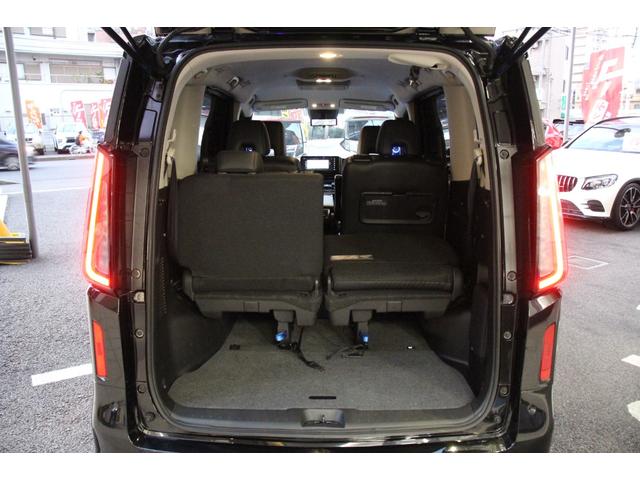 セレナ オーテック　３列シート／禁煙車／プロパイロット／アラウンドビューモニター／両側電動スライドドア／ステアリングヒーター／前後シートヒーター／インテリジェントルームミラー／ＭＴモード付／衝突軽減ブレーキ／ＬＥＤライト（63枚目）