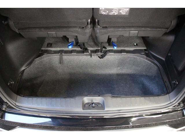 セレナ オーテック　３列シート／禁煙車／プロパイロット／アラウンドビューモニター／両側電動スライドドア／ステアリングヒーター／前後シートヒーター／インテリジェントルームミラー／ＭＴモード付／衝突軽減ブレーキ／ＬＥＤライト（64枚目）