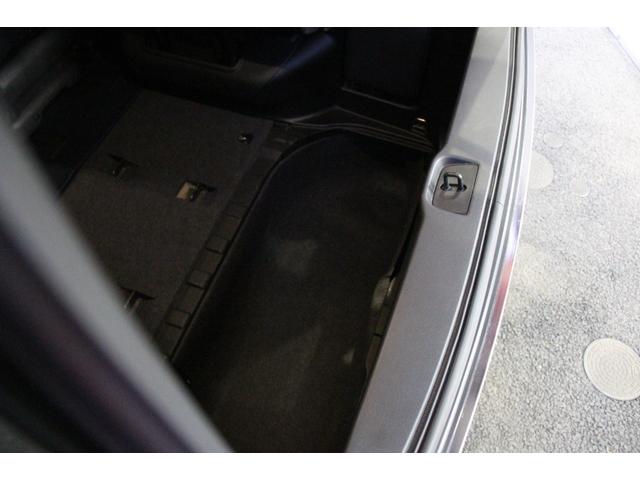 セレナ オーテック　３列シート／禁煙車／プロパイロット／アラウンドビューモニター／両側電動スライドドア／ステアリングヒーター／前後シートヒーター／インテリジェントルームミラー／ＭＴモード付／衝突軽減ブレーキ／ＬＥＤライト（66枚目）