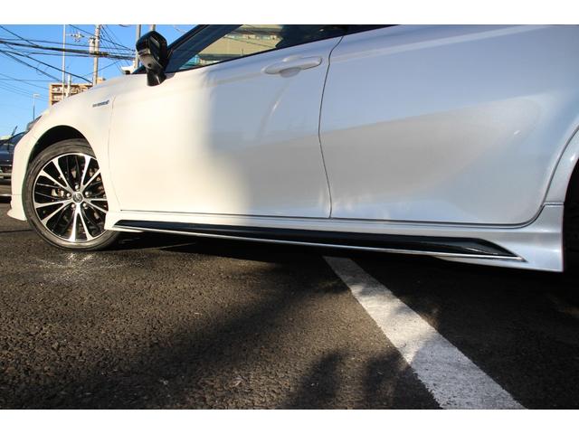 カムリ ＷＳレザーパッケージ　禁煙／セーフティセンス／２トーンカラー（ブラックルーフ＆プラチナホワイトパールマイカ）／ＪＢＬプレミアムサウンド／ブラインドスポットモニター／ＴＲＤフルエアロ／純正９インチＳＤナビ／革シート／ＥＴＣ（33枚目）