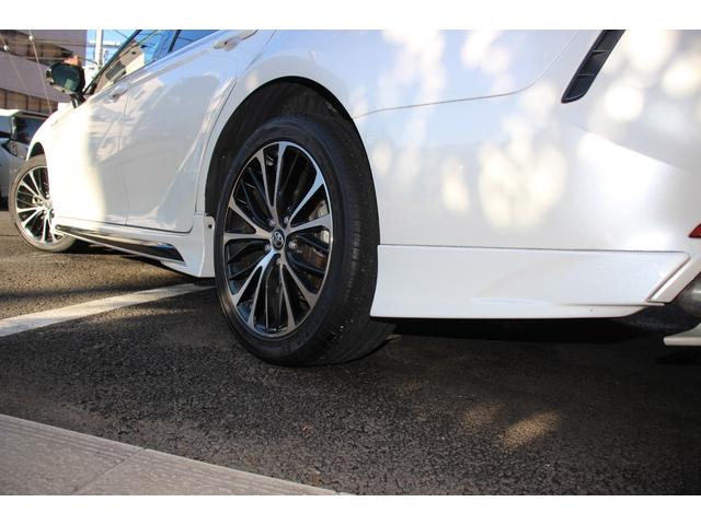 カムリ ＷＳレザーパッケージ　禁煙／セーフティセンス／２トーンカラー（ブラックルーフ＆プラチナホワイトパールマイカ）／ＪＢＬプレミアムサウンド／ブラインドスポットモニター／ＴＲＤフルエアロ／純正９インチＳＤナビ／革シート／ＥＴＣ（34枚目）