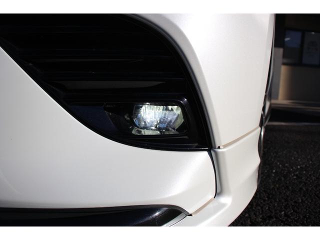 カムリ ＷＳレザーパッケージ　禁煙／セーフティセンス／２トーンカラー（ブラックルーフ＆プラチナホワイトパールマイカ）／ＪＢＬプレミアムサウンド／ブラインドスポットモニター／ＴＲＤフルエアロ／純正９インチＳＤナビ／革シート／ＥＴＣ（43枚目）