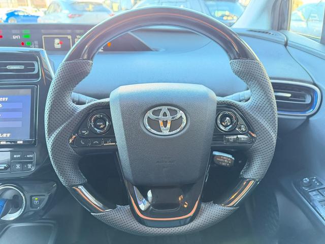 プリウス Ｓツーリングセレクション　ＩＣＯＮＩＣモデリスタフルエアロ／禁煙車／純正９インチＳＤナビ／バックカメラ／衝突軽減ブレーキ／レーンキープアシスト／レーダークルーズコントロール／オートハイビーム／前席シートヒーター／合皮革シート（17枚目）