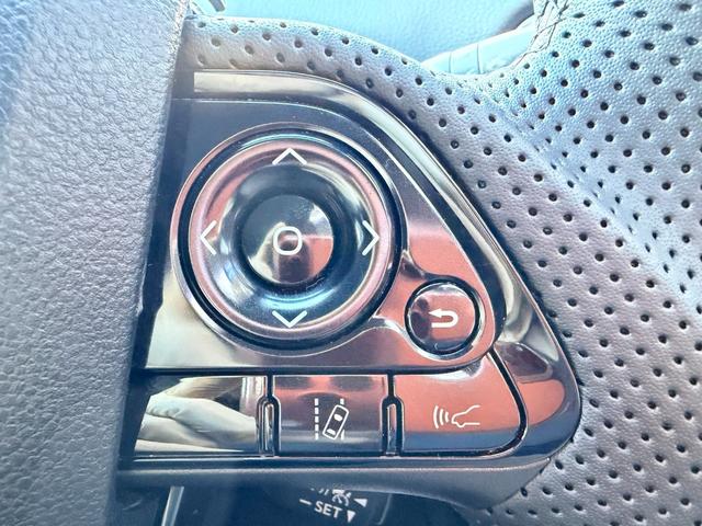 プリウス Ｓツーリングセレクション　ＩＣＯＮＩＣモデリスタフルエアロ／禁煙車／純正９インチＳＤナビ／バックカメラ／衝突軽減ブレーキ／レーンキープアシスト／レーダークルーズコントロール／オートハイビーム／前席シートヒーター／合皮革シート（19枚目）