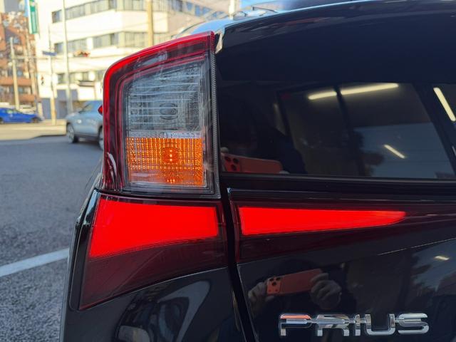 プリウス Ｓツーリングセレクション　ＩＣＯＮＩＣモデリスタフルエアロ／禁煙車／純正９インチＳＤナビ／バックカメラ／衝突軽減ブレーキ／レーンキープアシスト／レーダークルーズコントロール／オートハイビーム／前席シートヒーター／合皮革シート（51枚目）