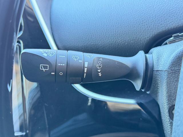 プリウス Ｓツーリングセレクション　ＩＣＯＮＩＣモデリスタフルエアロ／禁煙車／純正９インチＳＤナビ／バックカメラ／衝突軽減ブレーキ／レーンキープアシスト／レーダークルーズコントロール／オートハイビーム／前席シートヒーター／合皮革シート（64枚目）