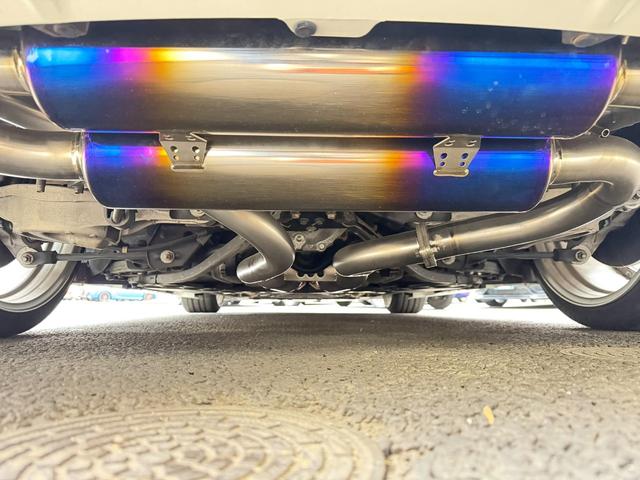 �������g�p�̂��Ԃł��̂ŉ����̃T�r�����Ȃ��A�}�t���[���J�X�^������Ă���܂��B