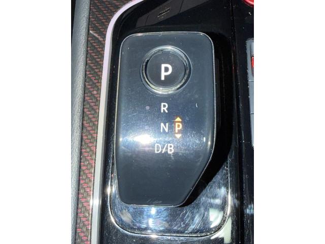 オーラ ニスモ　レカロシート／ピアホワイトパール・スーパーブラック２トーン（カラーオプション）／エンジンスターター／１７インチＡＷ／２．０ＥＴＣ／オートライト／禁煙車／アラウンドビューモニター／スマキー（68枚目）