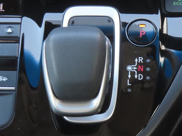 フリード＋ハイブリッド ハイブリッドＧ・ホンダセンシング　認定中古車　両側パワースライドドア　純正ナビ　バックカメラ　ＥＴＣ　前後ドライブレコーダー　クルーズコントロール　イモビライザー　ホンダセンシング　ＡＢＳ　ＶＳＡ　フルセグ　ＣＤ／ＤＶＤ再生　ＭＳ（32枚目）