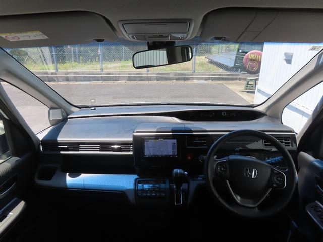 ステップワゴンスパーダ スパーダ 認定中古車 両側パワースライドドア 社外ナビ ETC バックカメラ クルーズコントロール イモビライザー アイドリングストップ ABS フルセグ CD/DVD再生 MS USB接続 Bluetooth(11枚目)