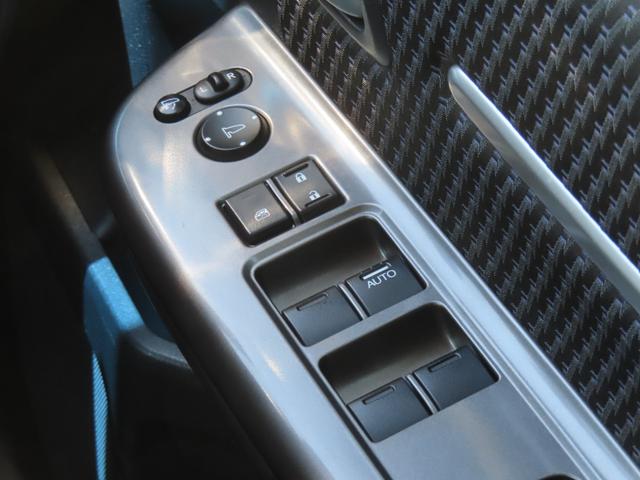 ステップワゴンスパーダ スパーダ 認定中古車 両側パワースライドドア 社外ナビ ETC バックカメラ クルーズコントロール イモビライザー アイドリングストップ ABS フルセグ CD/DVD再生 MS USB接続 Bluetooth(43枚目)