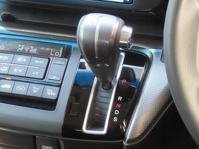 ステップワゴンスパーダ スパーダホンダセンシング　認定中古車　両側パワースライドドア　クルーズコントロール　純正ナビ　ナビ連動型ドライブレコーダー　バックカメラ　ＥＴＣ　イモビライザー　フルセグ　ＣＤ／ＤＶＤ再生　ＵＳＢ接続　Ｂｌｕｅｔｏｏｔｈ対応（35枚目）