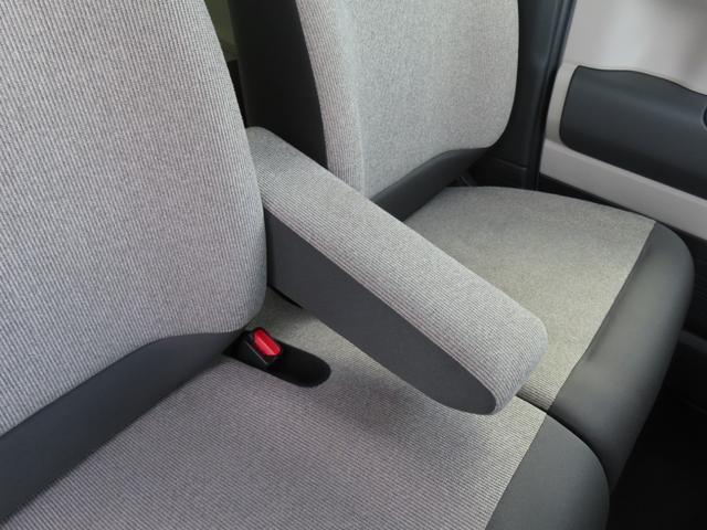 Ｎ－ＢＯＸ ファッションスタイル　認定中古車　電子制御パーキングブレーキ　片側パワースライドドア　クルーズコントロール　イモビライザー　ホンダセンシング　アイドリングストップ　スマートキー　サイドエアバッグ　ＡＢＳ　ＶＳＡ（11枚目）