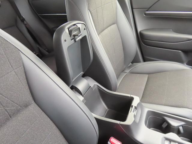 ヴェゼル ｅ：ＨＥＶＺ　認定中古車　アドバンスドルームミラー　電子制御パーキングブレーキ　ホンダコネクト対応ナビ　ブラインドスポットモニター　シートヒーター　クルーズコントロール　純正ナビ　バックカメラ　ドライブレコーダー（17枚目）