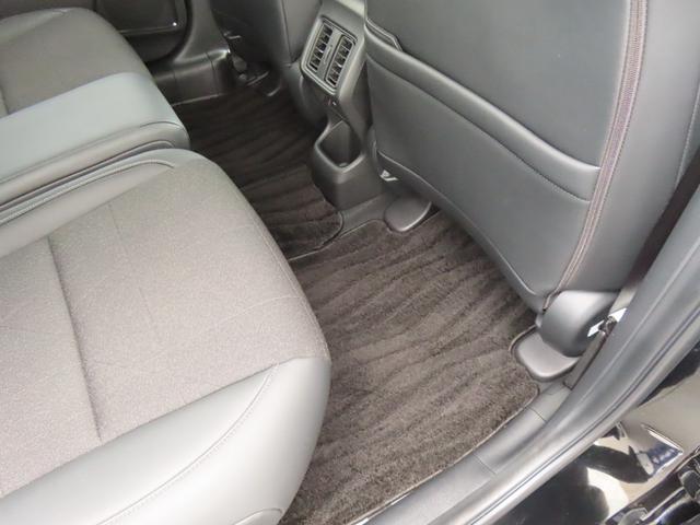 ヴェゼル ｅ：ＨＥＶＺ　認定中古車　アドバンスドルームミラー　電子制御パーキングブレーキ　ホンダコネクト対応ナビ　ブラインドスポットモニター　シートヒーター　クルーズコントロール　純正ナビ　バックカメラ　ドライブレコーダー（23枚目）