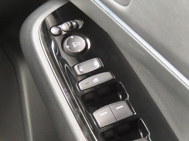 ヴェゼル ｅ：ＨＥＶＺ　認定中古車　アドバンスドルームミラー　電子制御パーキングブレーキ　ホンダコネクト対応ナビ　ブラインドスポットモニター　シートヒーター　クルーズコントロール　純正ナビ　バックカメラ　ドライブレコーダー（47枚目）