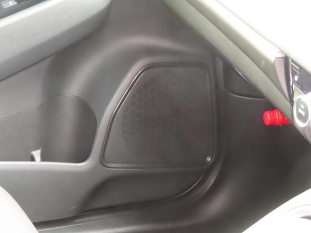 ヴェゼル ｅ：ＨＥＶＺ　認定中古車　アドバンスドルームミラー　電子制御パーキングブレーキ　ホンダコネクト対応ナビ　ブラインドスポットモニター　シートヒーター　クルーズコントロール　純正ナビ　バックカメラ　ドライブレコーダー（51枚目）